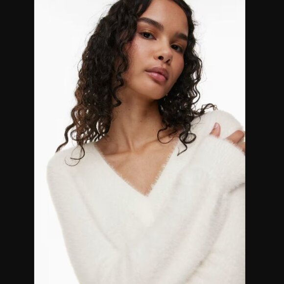 Aritzia Sunday Best Kitten V-Neck Sweater | Black | Size M - Picture 5 of 12